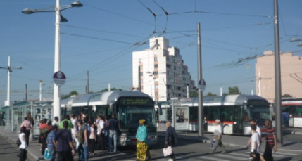 Lyon : un SDF poignarde un agent TCL