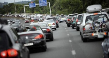 Vacances : un samedi en rouge et orange sur les routes de Rhône-Alpes Vacances : un samedi en rouge et orange sur les routes de Rhône-Alpes