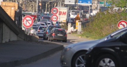 Autoroutes: déjà des bouchons et des réductions de vitesse Autoroutes: déjà des bouchons et des réductions de vitesse