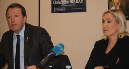 Municipales à Lyon : le tacle de Marine Le Pen à Collomb, "le sultan de province" Municipales à Lyon : le tacle de Marine Le Pen à Collomb, "le sultan de province"