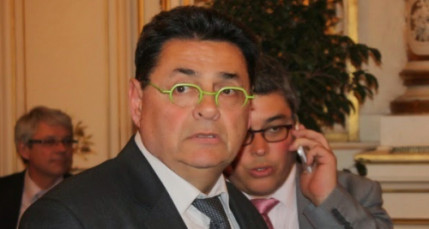 Jean-Paul Bret officiellement r&eacute;&eacute;lu maire de Villeurbanne