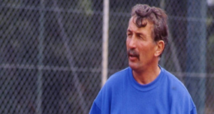 Condamné à Lyon, l’ex-entraîneur de tennis Régis de Camaret jugé en appel à partir de lundi Condamné à Lyon, l’ex-entraîneur de tennis Régis de Camaret jugé en appel à partir de lundi