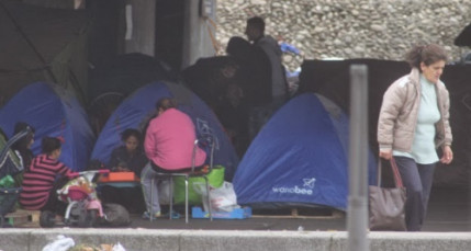 Les Albanais de l’autopont de Perrache expulsés la semaine prochaine ? Les Albanais de l’autopont de Perrache expulsés la semaine prochaine ?