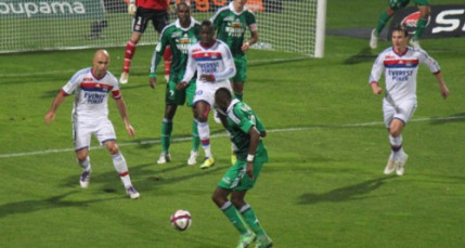 Le Chaudron plein à craquer pour le derby St-Etienne – Lyon Le Chaudron plein à craquer pour le derby St-Etienne – Lyon
