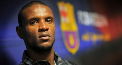 Eric Abidal pourrait se charger des "relations officielles à l'étranger" pour le FC Barcelone Eric Abidal pourrait se charger des "relations officielles à l'étranger" pour le FC Barcelone