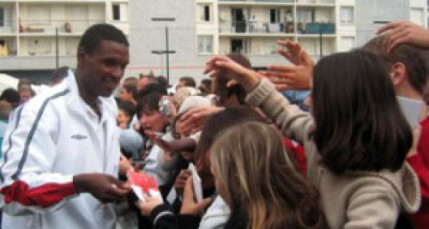 Eric Abidal pourrait sortir de l’hôpital la semaine prochaine Eric Abidal pourrait sortir de l’hôpital la semaine prochaine