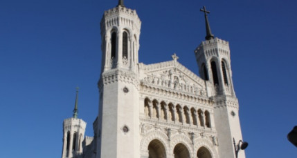 Lyon : elle se retrouve coincée dans la crypte de la basilique de Fourvière Lyon : elle se retrouve coincée dans la crypte de la basilique de Fourvière