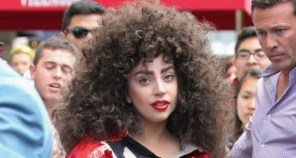 Lady Gaga en mode afro! Lady Gaga en mode afro!