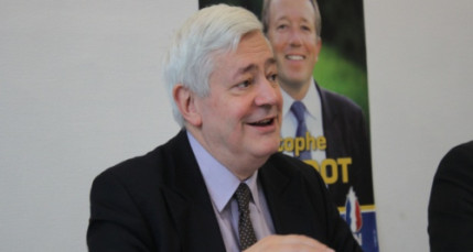 Municipales : Bruno Gollnisch (FN) se maintient à Hyères pour le second tour Municipales : Bruno Gollnisch (FN) se maintient à Hyères pour le second tour