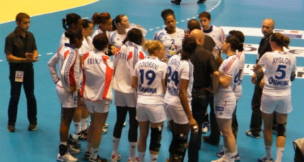 Les handballeuses fran&ccedil;aises chutent face au Mont&eacute;n&eacute;gro