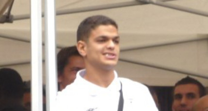 L'ancien lyonnais Hatem Ben Arfa pourrait attaquer The Sun L'ancien lyonnais Hatem Ben Arfa pourrait attaquer The Sun