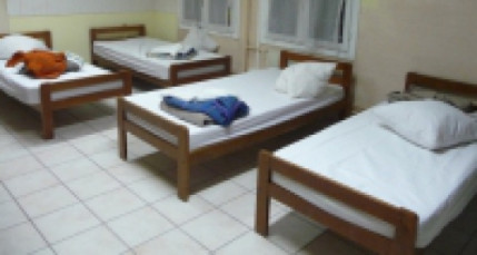 Tr&ecirc;ve hivernale dans le Rh&ocirc;ne : le Mrap s&rsquo;attaque aux centres d&rsquo;h&eacute;bergements