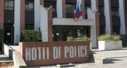 Un policier soup&ccedil;onn&eacute; d&rsquo;avoir frapp&eacute; un adolescent