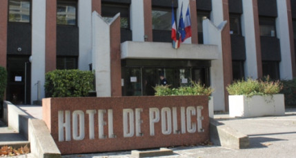 Un couple interpellé pour de multiples cambriolages et escroqueries à la carte bancaire Un couple interpellé pour de multiples cambriolages et escroqueries à la carte bancaire