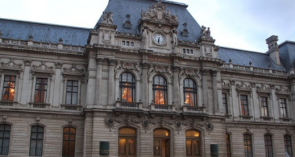 La pr&eacute;fecture du Rh&ocirc;ne fermera exceptionnellement vendredi