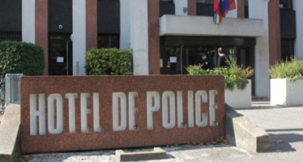 Pendant une dispute, il blesse son fils avec un couteau Pendant une dispute, il blesse son fils avec un couteau