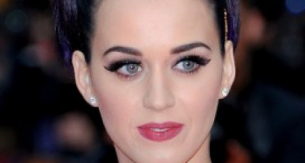 Katy Perry parle de son divorce dans son film " Part of me " Katy Perry parle de son divorce dans son film " Part of me "