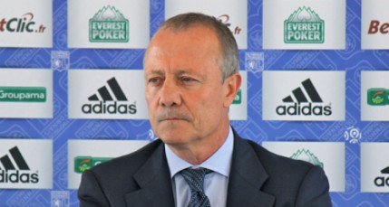 OL : Bernard Lacombe critique l'arbitrage français OL : Bernard Lacombe critique l'arbitrage français