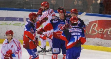 Le Lyon Hockey Club l’emporte contre Mont-Blanc (5-4) Le Lyon Hockey Club l’emporte contre Mont-Blanc (5-4)