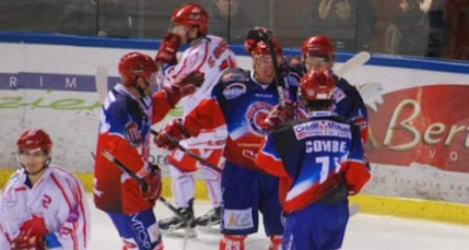 Le Lyon Hockey Club n’a fait qu’une bouchée de Courbevoie (7-2) Le Lyon Hockey Club n’a fait qu’une bouchée de Courbevoie (7-2)