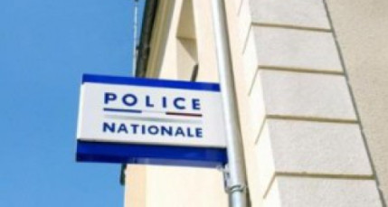 Le voleur de taxi nie avoir fonc&eacute; sur les policiers