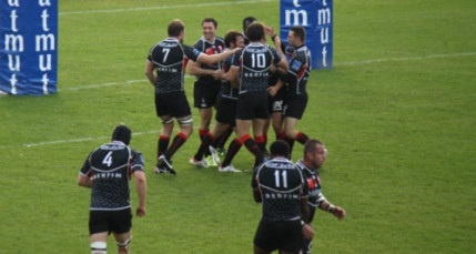 Le LOU rugby se relance dans la course aux play-offs après sa victoire sur Aurillac (33-6)