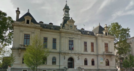 Albanais de Perrache : la mairie d’Oullins taguée jeudi matin Albanais de Perrache : la mairie d’Oullins taguée jeudi matin