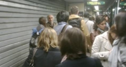 Un colis suspect interrompt le métro A, le T1 et le T2 Un colis suspect interrompt le métro A, le T1 et le T2