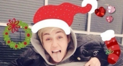 Quand Miley Cyrus nous souhaite un joyeux Noël Quand Miley Cyrus nous souhaite un joyeux Noël