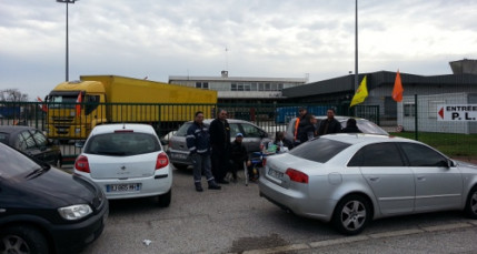 Rh&ocirc;ne : les sites de Mory Ducros toujours bloqu&eacute;s par les salari&eacute;s
