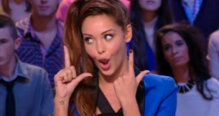 Nabilla l'avoue: Elle n'avait pas de culotte au Grand Journal! Nabilla l'avoue: Elle n'avait pas de culotte au Grand Journal!