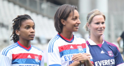 Les filles de l'OL en match amical de gala mercredi soir Les filles de l'OL en match amical de gala mercredi soir