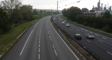 Une nouvelle opération-escargot samedi sur l’agglomération lyonnaise contre l’écotaxe Une nouvelle opération-escargot samedi sur l’agglomération lyonnaise contre l’écotaxe