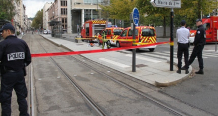 Un artiste sème la panique au palais de justice de Lyon Un artiste sème la panique au palais de justice de Lyon