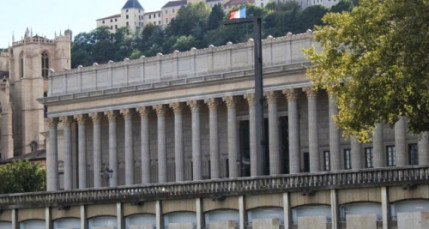 Le Barreau de Lyon crée un fonds de dotation pour promouvoir et protéger les Droits de l’Homme et l’Etat de Droit Le Barreau de Lyon crée un fonds de dotation pour promouvoir et protéger les Droits de l’Homme et l’Etat de Droit