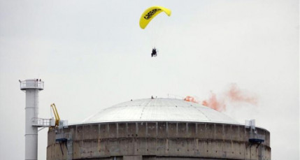 Survol de la centrale du Bugey : deux militants de Greenpeace devant la justice Survol de la centrale du Bugey : deux militants de Greenpeace devant la justice