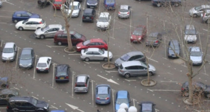 Rhône : il avait pour habitude de voler des sacs dans les parkings de supermarché Rhône : il avait pour habitude de voler des sacs dans les parkings de supermarché
