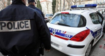 Deux hommes placés en garde suite à l’agression de deux journalistes de France 3 Deux hommes placés en garde suite à l’agression de deux journalistes de France 3