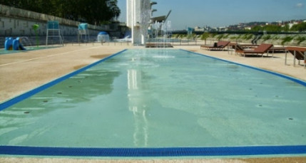 Ext&eacute;nu&eacute;s par les incivilit&eacute;s, le personnel de la Piscine du Rh&ocirc;ne ferme les grilles