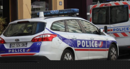 Lyon : deux mineurs cassent un distributeur de préservatifs avec une barre de fer Lyon : deux mineurs cassent un distributeur de préservatifs avec une barre de fer