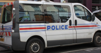 Il agresse sa compagne enceinte avec une lame de couteau