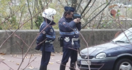 Villeurbanne : des policiers agressés par un SDF et une mineure Villeurbanne : des policiers agressés par un SDF et une mineure