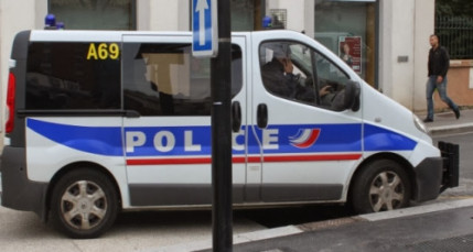 Vaulx-en-Velin : il rate un mariage car il bloque la circulation