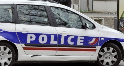 UN SDF tente de voler un caddie rempli de nourriture et de vêtement UN SDF tente de voler un caddie rempli de nourriture et de vêtement