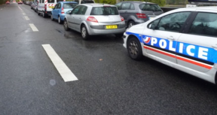 Vénissieux : Il frappe ses filles à coups de balai Vénissieux : Il frappe ses filles à coups de balai