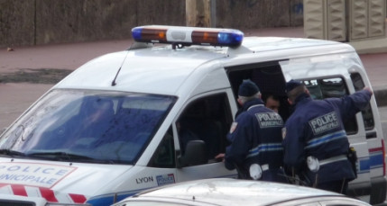 Il vole un taxi &agrave; Lyon et termine sa cavale avec une balle dans la joue
