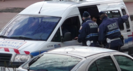 Un homme victime d’un car jacking dans le premier arrondissement de Lyon tôt dimanche matin Un homme victime d’un car jacking dans le premier arrondissement de Lyon tôt dimanche matin
