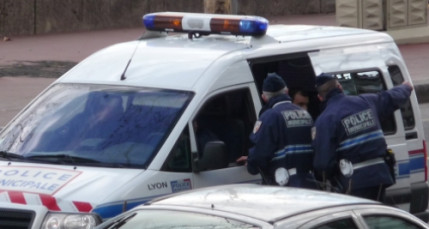 Un homme arrêté pour avoir porté trois coups de couteau à son ex-petite amie Un homme arrêté pour avoir porté trois coups de couteau à son ex-petite amie