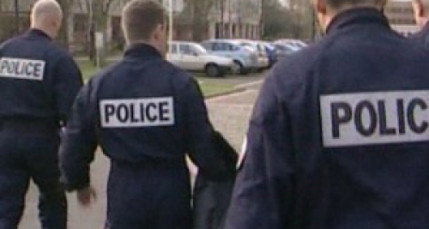 Quatre jeunes frappent des policiers à la gare de la Part-Dieu Quatre jeunes frappent des policiers à la gare de la Part-Dieu