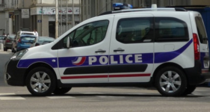 Il frappe un jeune handicapé Il frappe un jeune handicapé